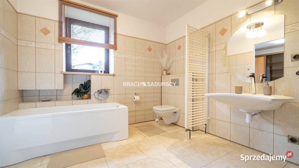 Dom wolnostojący Kraków 180m2 Liczba pokoi 4 sprzedam