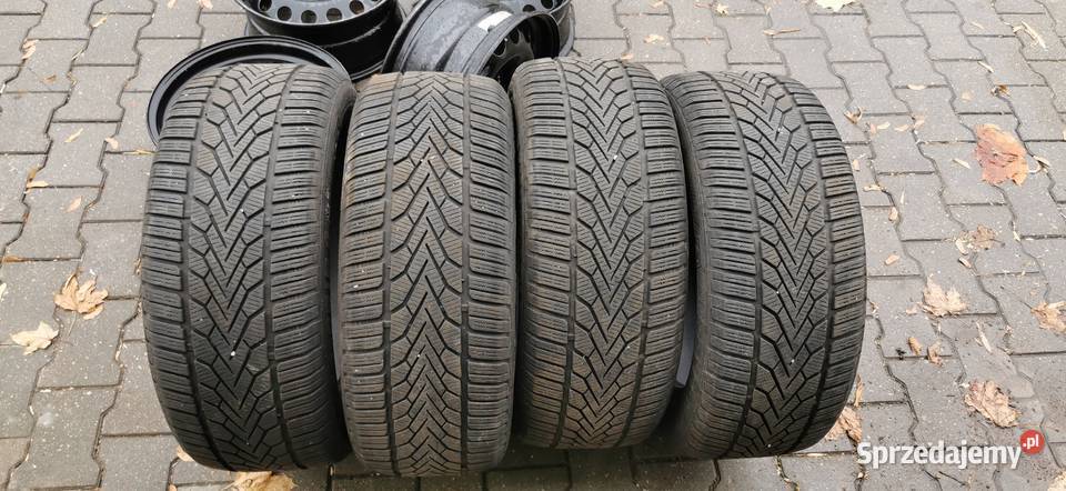 4 Opony zimowe 23555R17 bieżnik ok 6mm 235 sprzedam