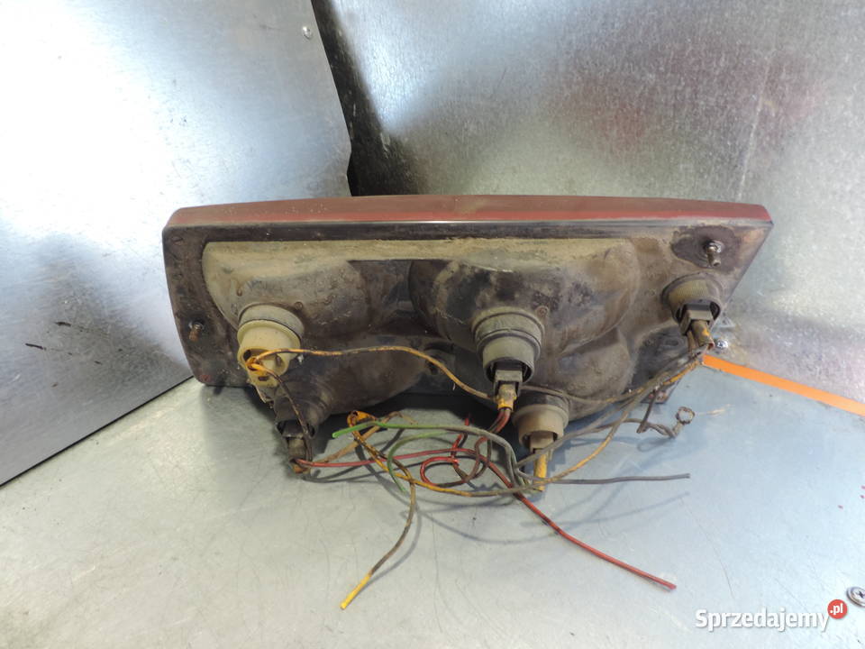 SKODA 120 105 LAMPA PRAWY TYŁ Nowy Sącz