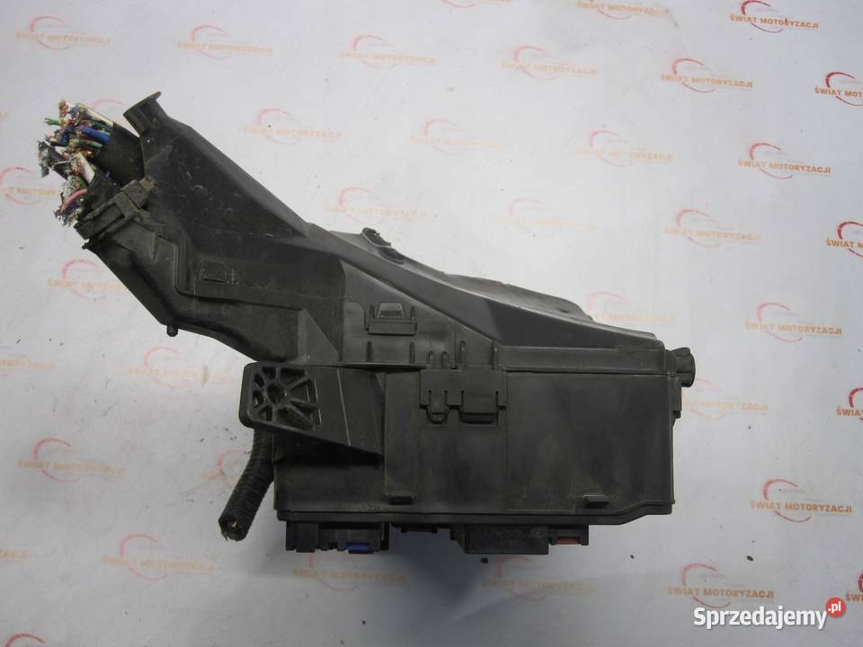 TOYOTA AVENSIS T27 III 10r skrzynka osobowe Skrzynki bezpieczników Kielce