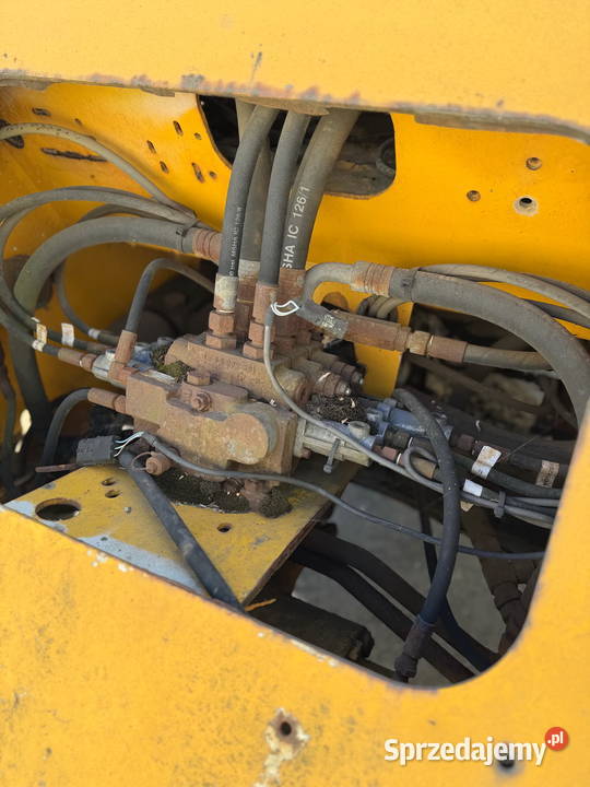 ładowarka czołowa JCB 411 fadroma JCB411 na łódzkie Działoszyn