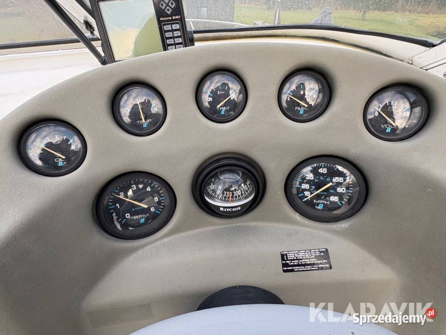 Łódź kabinowa motorowa AQUATRON 2165 AFT jacht Samociążek