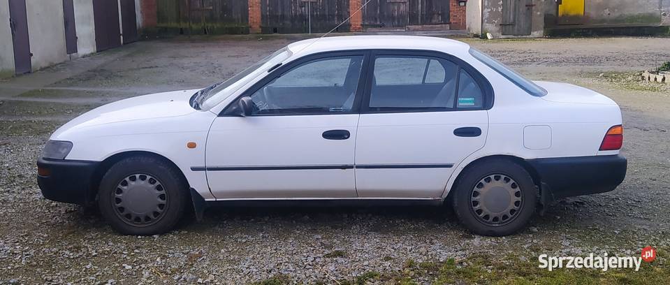 TOYOTA COROLLA E10 SEDAN 14XLI 88 1992 r