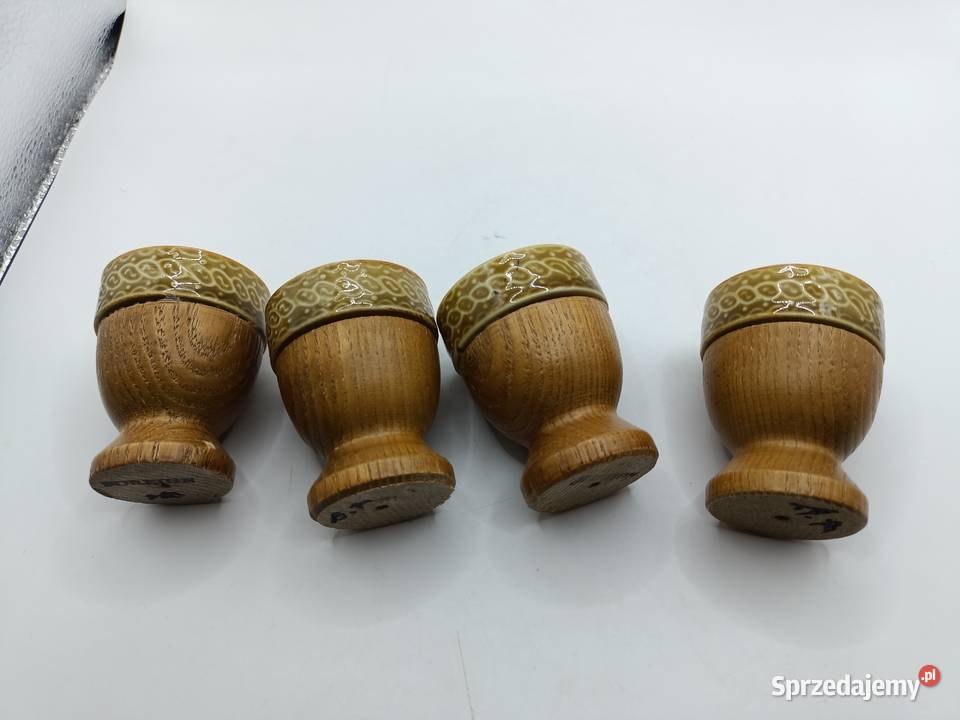 Cztery kieliszki do jajek porcelana i drewno lubelskie Zamość