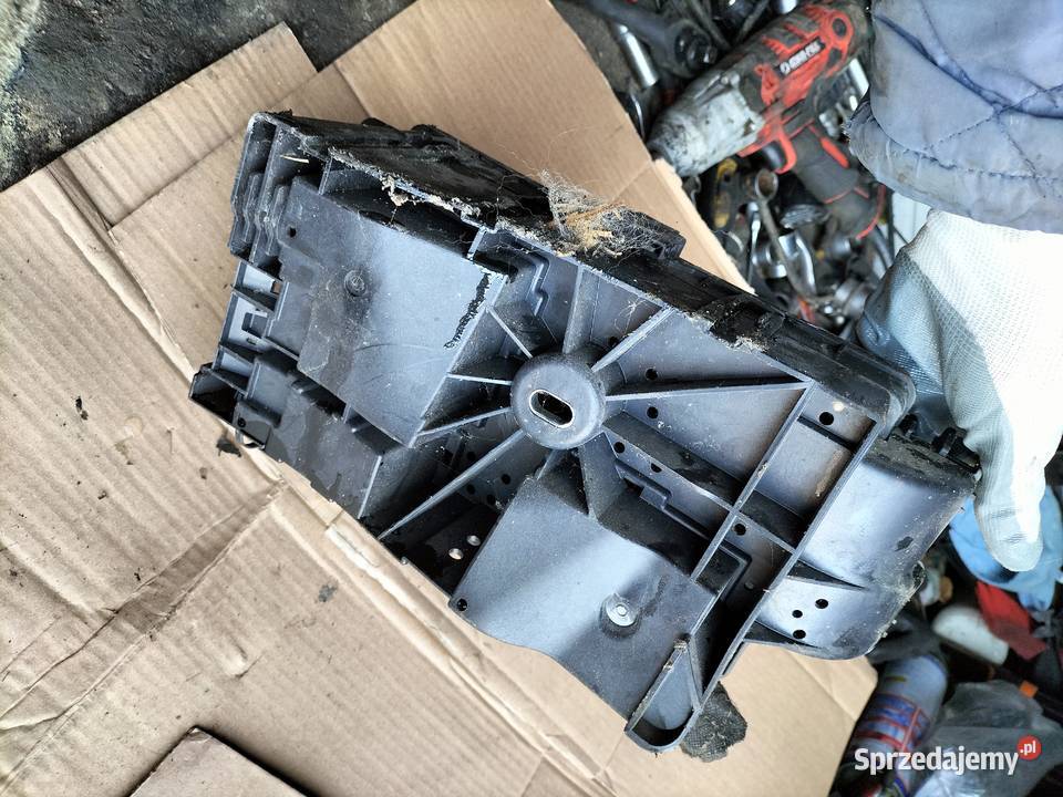 OPEL INSIGNIA A 13222782 SKRZYNKA BEZPIECZNIKÓW osobowe lubelskie