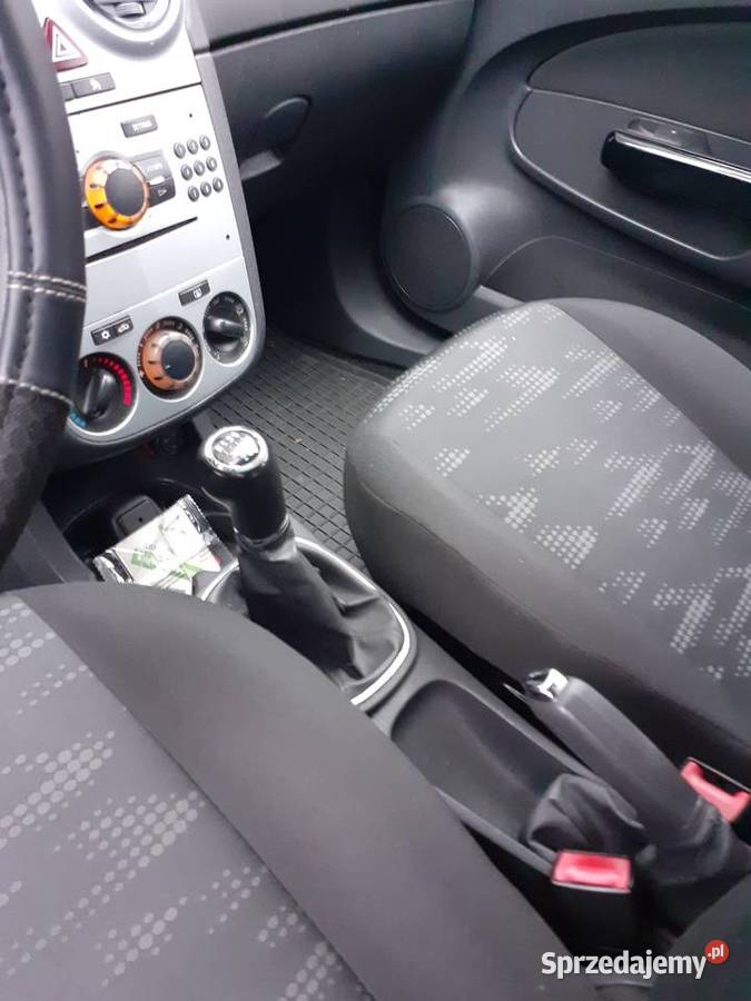 Sprzedam Opla Corsę bezwypadkowy