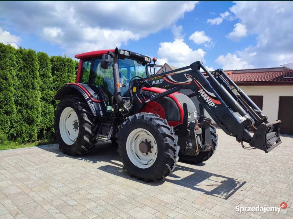 Valtra N101 z tuzem i ładowaczem Grabów Szlachecki