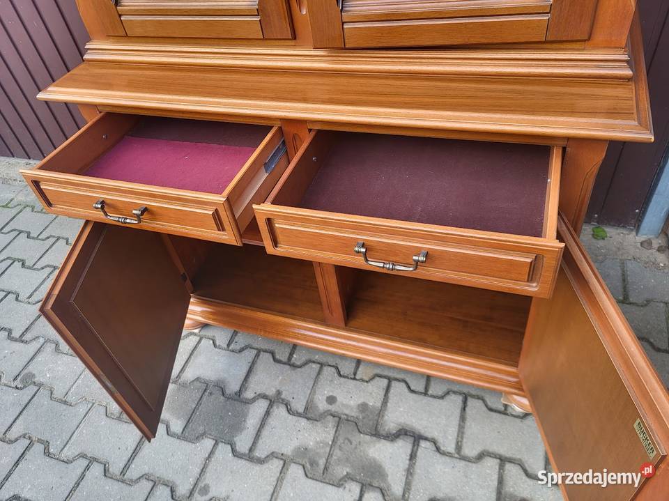 ładna witryna biblioteka orzechowa z szufladami Sypniewo