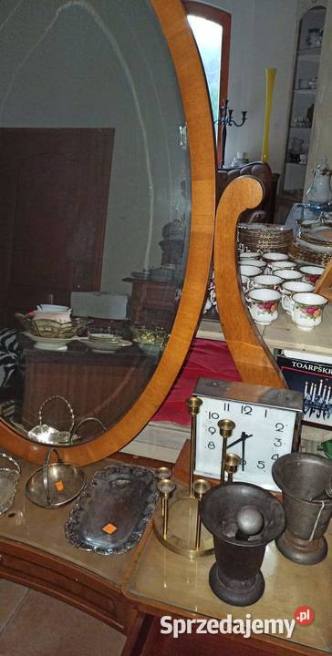 toaletka orzech Szafy, regały, półki Gdańsk sprzedam