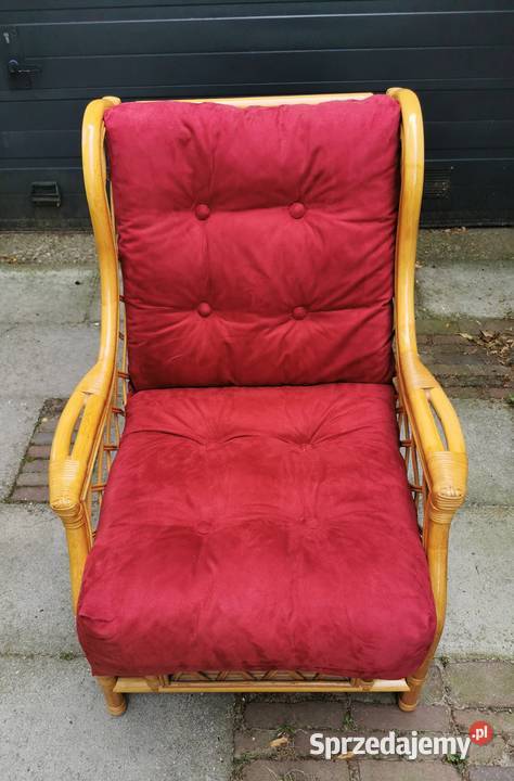 Duży piękny i wygodny Fotel z jasnego ratanu