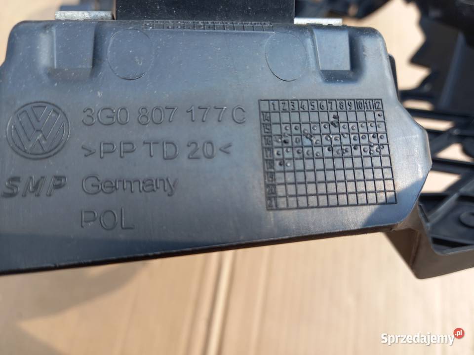 VW Passat B8 wzmocnienie zderzaka L przód Bukownica
