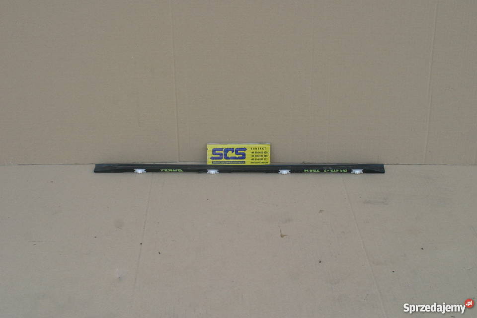 MERCEDES C KLASA W204 LISTWA DRZWI PRAWY TYŁ Bieleń