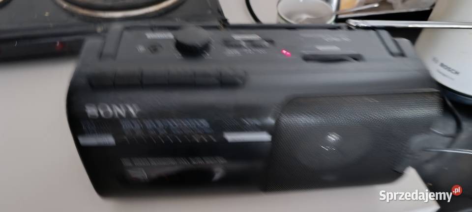 czarny radiomagnetofon to model Sony CFM10 Poznań
