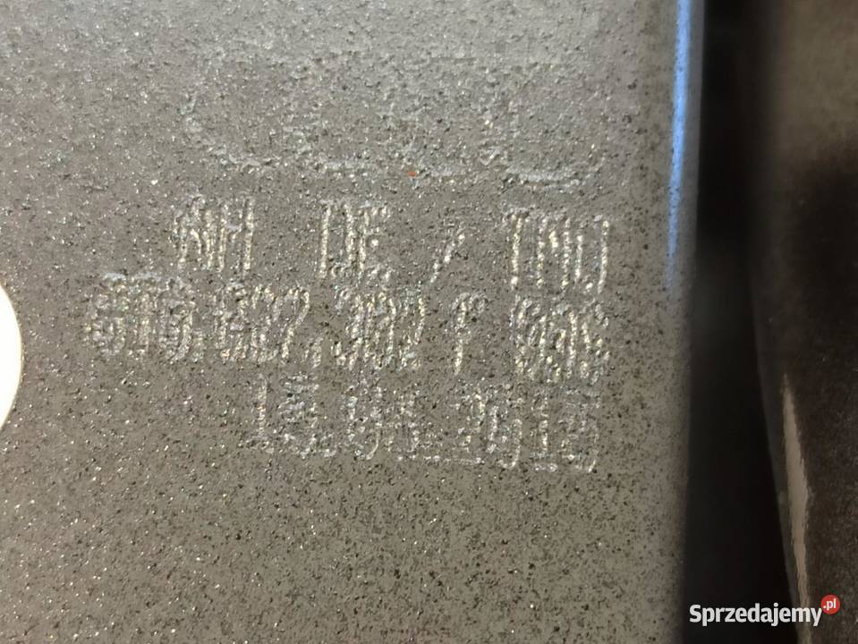 AUDI A5 COUPE ZAWIAS KLAPY PRAWY 8T0827302F