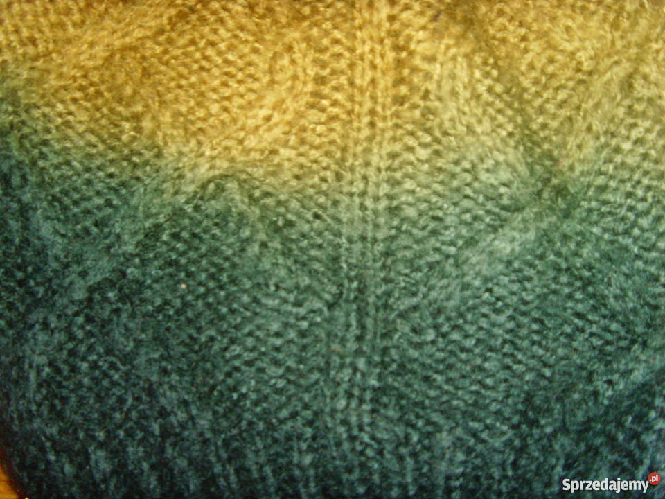 Żółtozielona czapka Reserved Warszawa