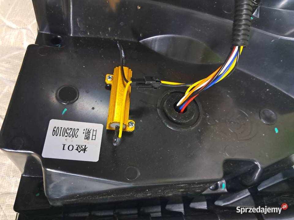 sprzedam nowe tylne lampy led do LAND ROVER Sandomierz