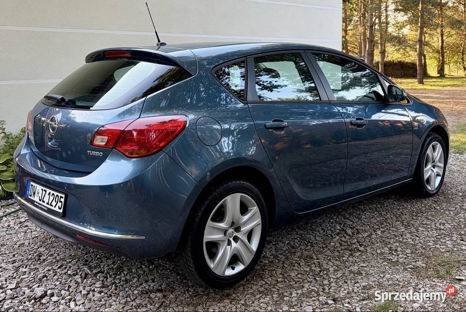 Opel Astra J 14t Polift Oryginalny lakier Hatchback mazowieckie