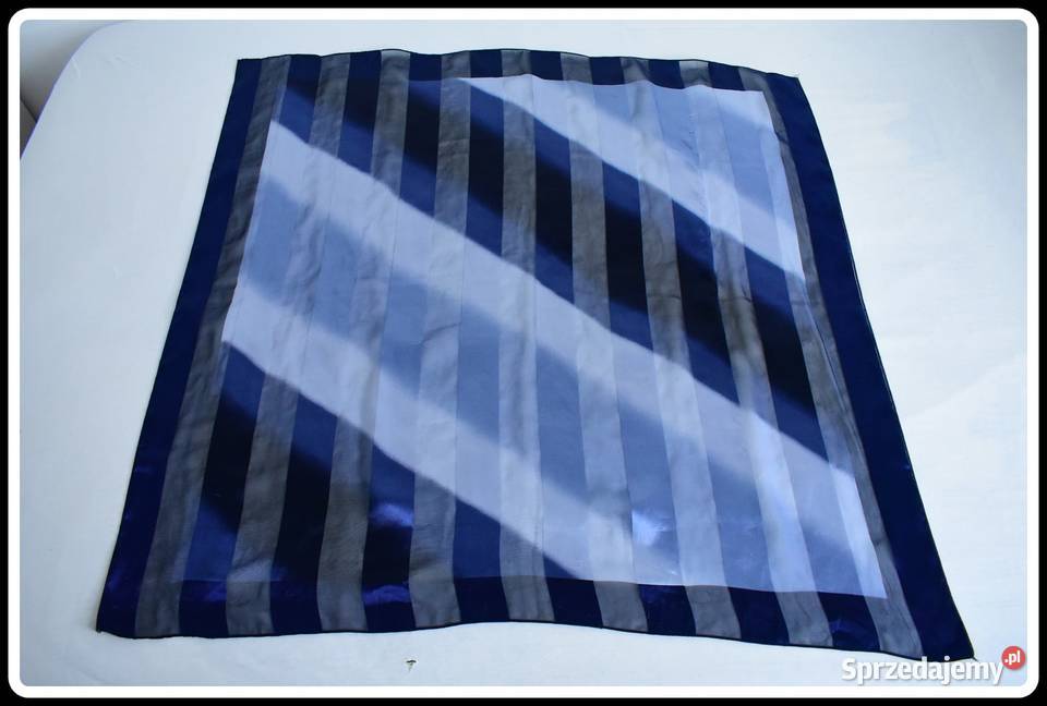 Granatowa chusta szal apaszka w pasy 100 x 100 Dla kobiet Dodatki mazowieckie sprzedam