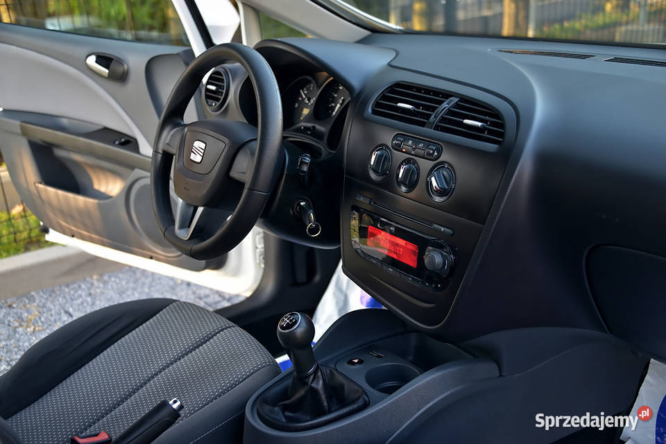 Seat Leon 14 benzyna 86 klima 100 sprawnaPDC immobilizer Humniska sprzedam