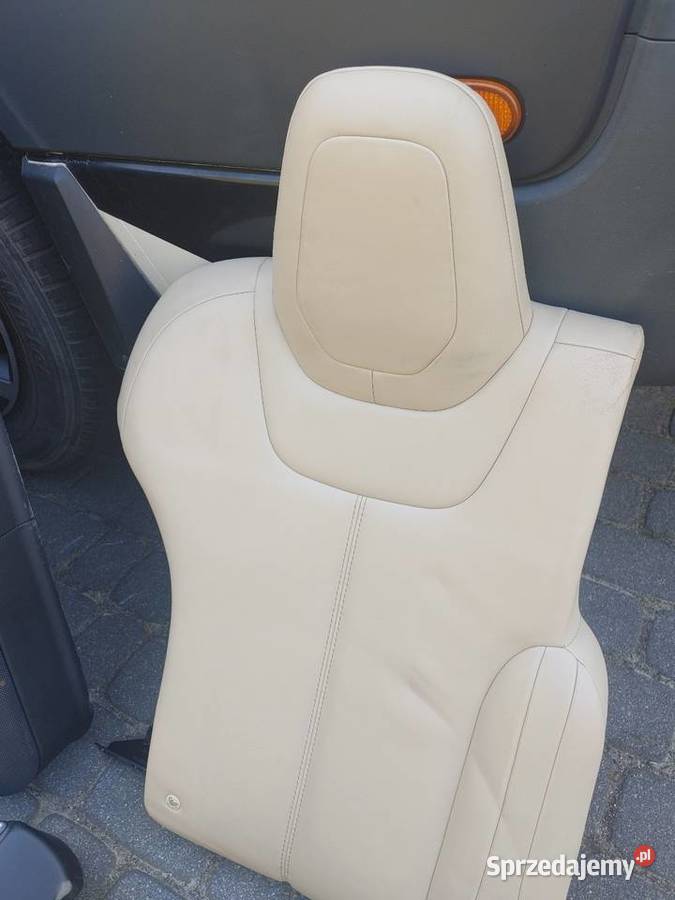 Tesla S kremowa tapicerka całość osobno Rok produkcji 2014 Tapicerki samochodowe Gdynia