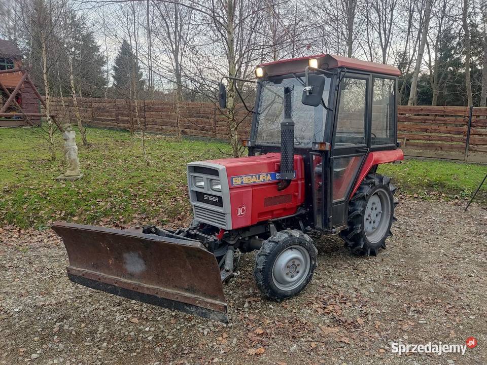Ciągnik Japoński Shibaura 4x4 z pługiem Sanok