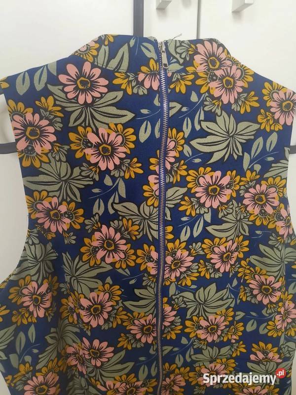 Elegancka rozkloszowana sukienka w kwiaty floral Kraków