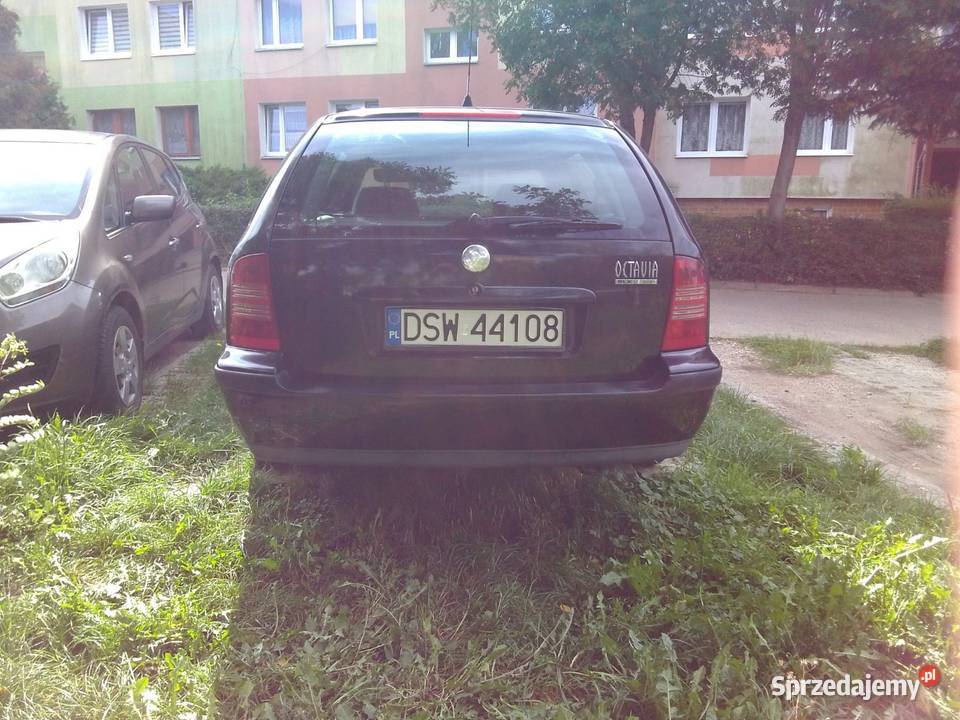skoda octavia kombi 16 benz 1597cm3 Świdnica