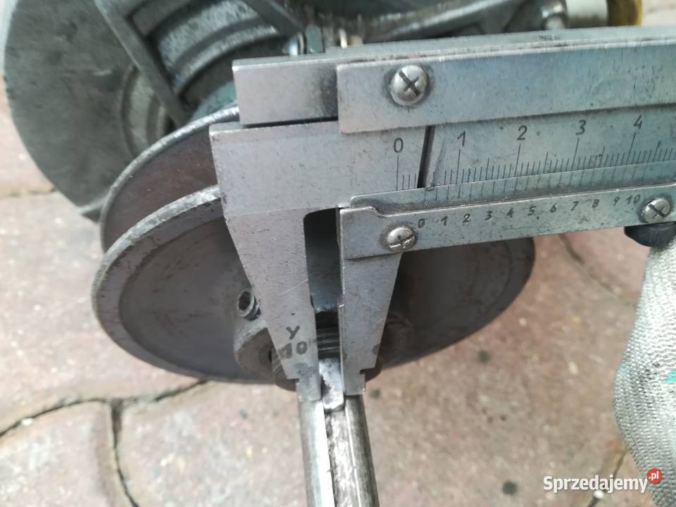 silnik elektryczny 230V 1075 obr 750W długi wał Nowy Sącz