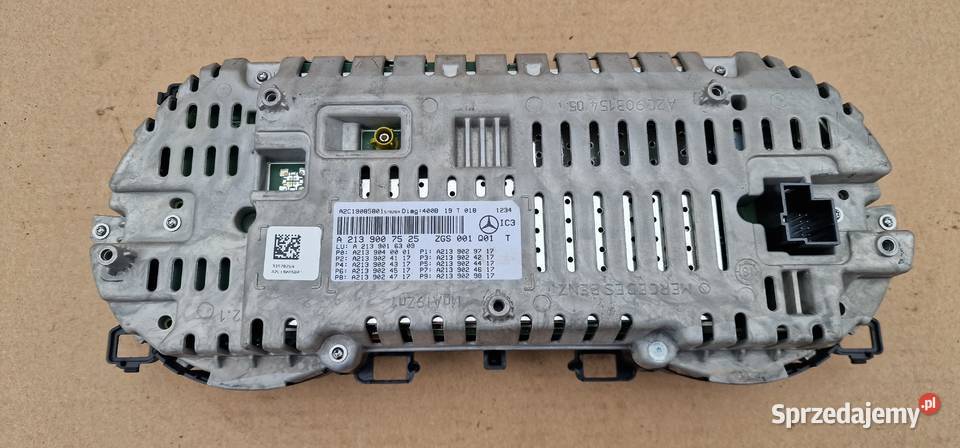 MERCEDES W213 E KLASA LICZNIK ZEGARY A2139007525 lubuskie Bieleń sprzedam