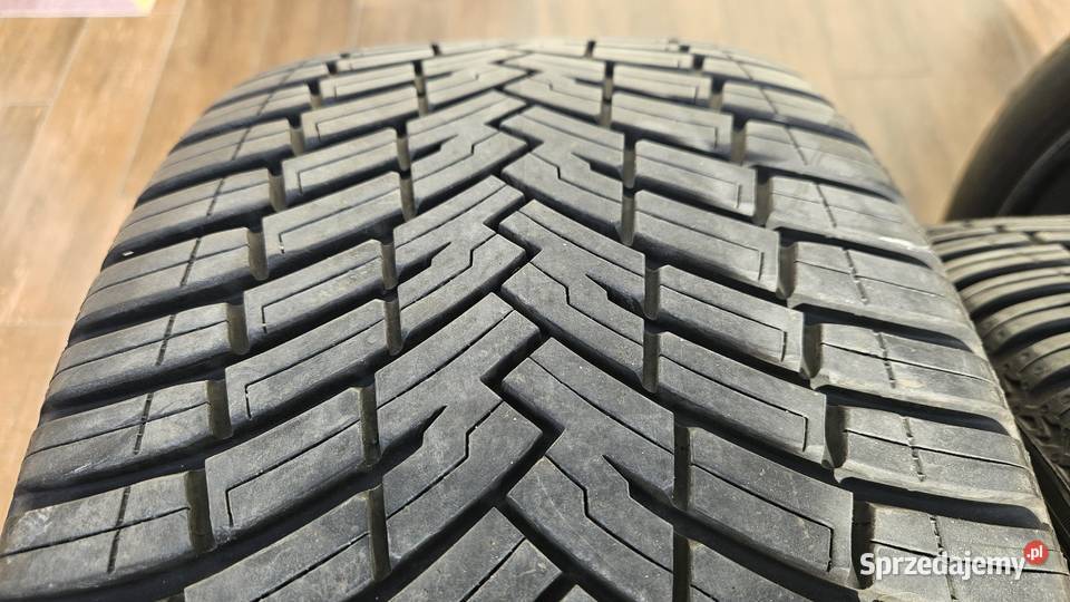 Opony całoroczne 235 40 R19 Pirelli Cinturato Y do 300 km/h Końskie sprzedam