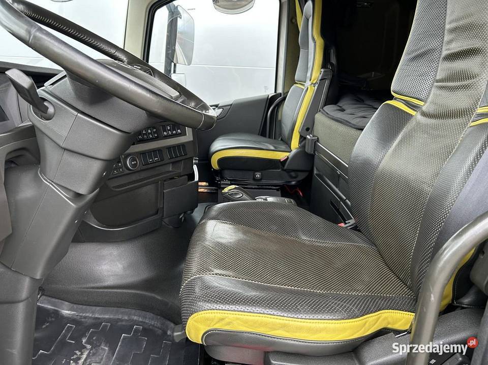 Volvo FH16 750 8x4x4 750 Rama 685 4 oś Rok produkcji 2018 Kraków
