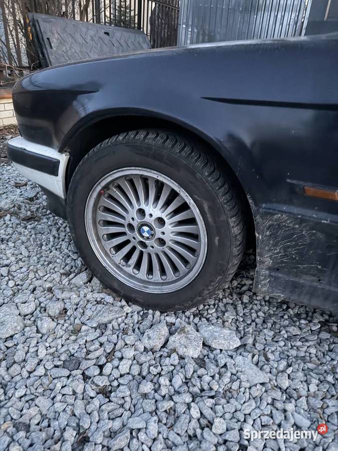 BMW e34 520 uszkodzony Sękocin Nowy