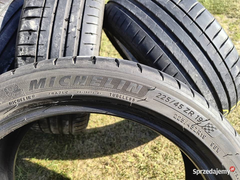 Okazja sprzedam komplet opon letnich rozmiar r19 Turek