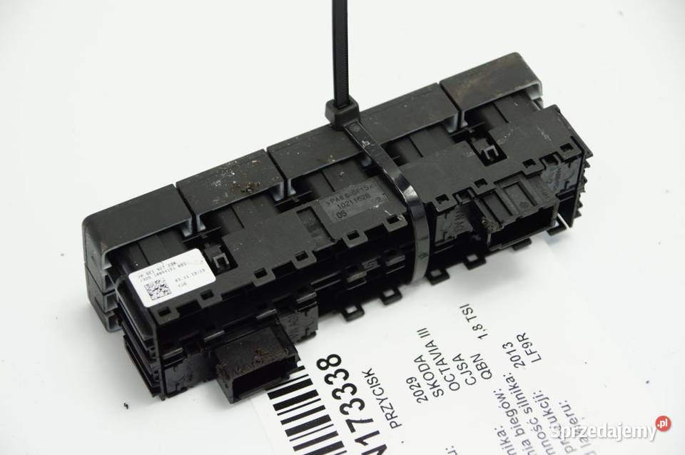 PRZYCISK SKODA OCTAVIA III PANEL 5E1927238 osobowe Lipno