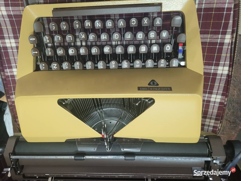 MASZYNA DO PISANIA ŁUCZNIK 1303 WALIZKA Wrocław