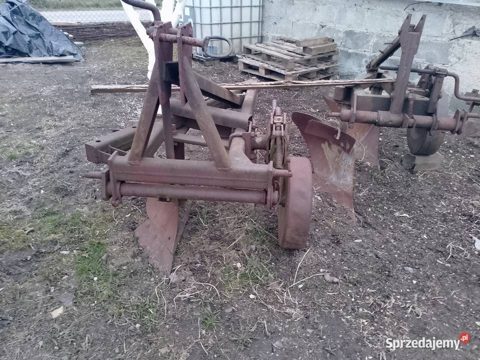 Pług dwuskibowy nieuszkodzony warmińsko-mazurskie Narzym sprzedam