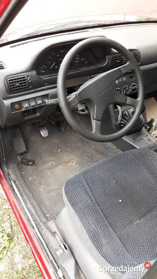 Polonez Caro części wnętrze i elementy karoseri Hyżne