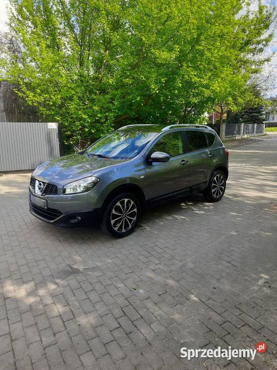 ładny NISSAN QASHQAI z 2011r16 benzyna hak Puławy