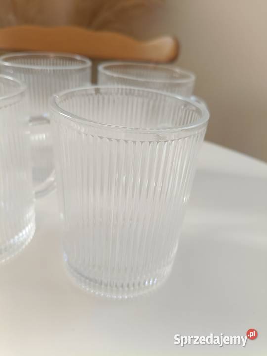 Szklanki ryflowane