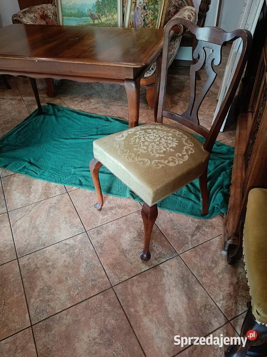 Stół ludwikowski rozkładany i 4 krzesła kujawsko-pomorskie