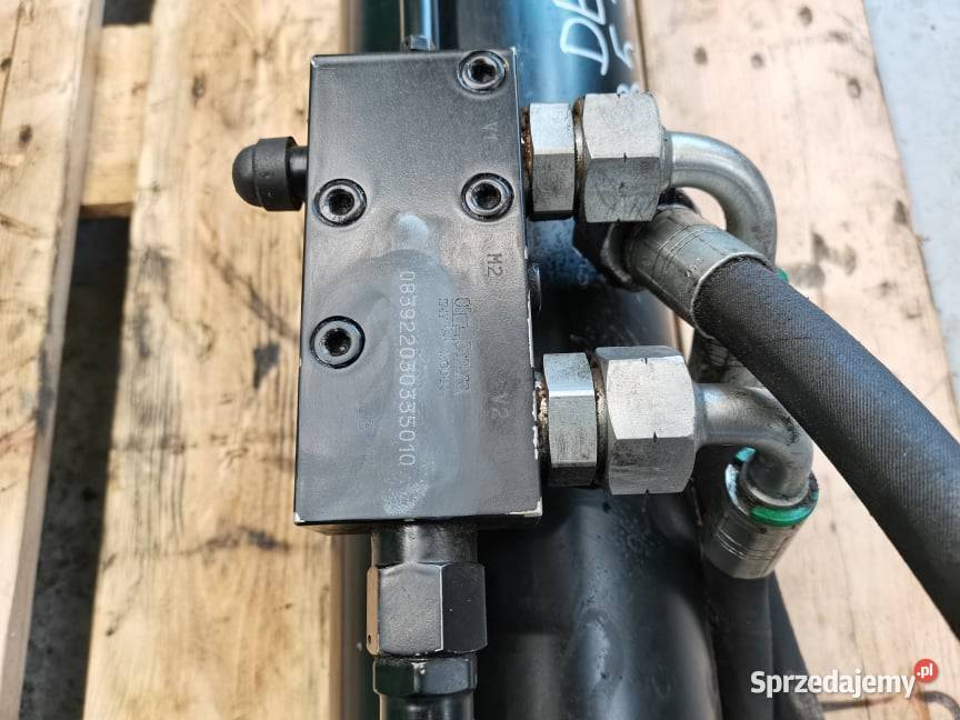Siłownik główny masztu Deutzfahr Agrovector Wilkowo