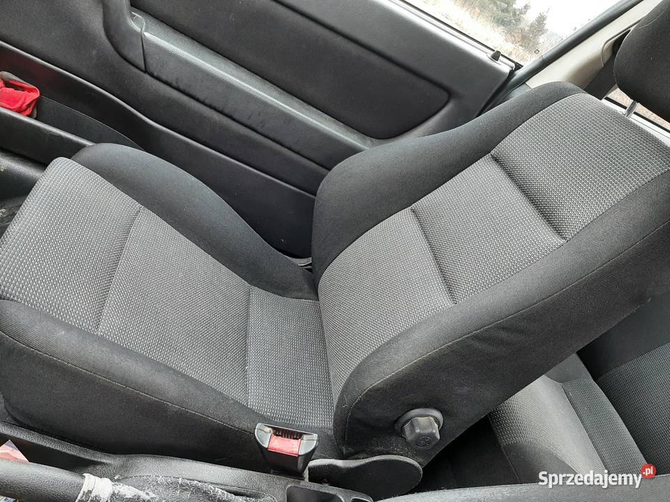 Uszkodzony opel Astra G Coupe Bertone 2/3