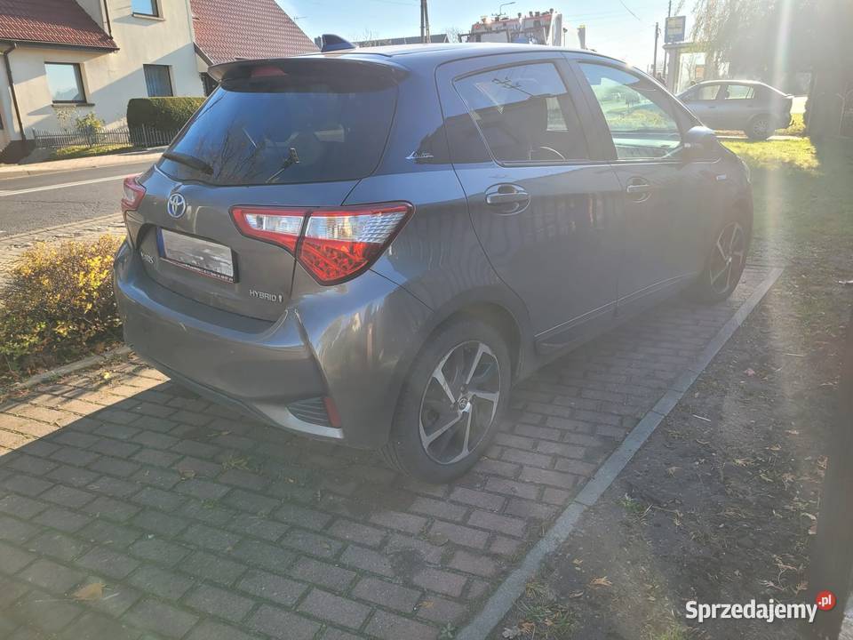 Toyota Yaris 15 benzyna HYBRYDA 116 2020r sprzedam