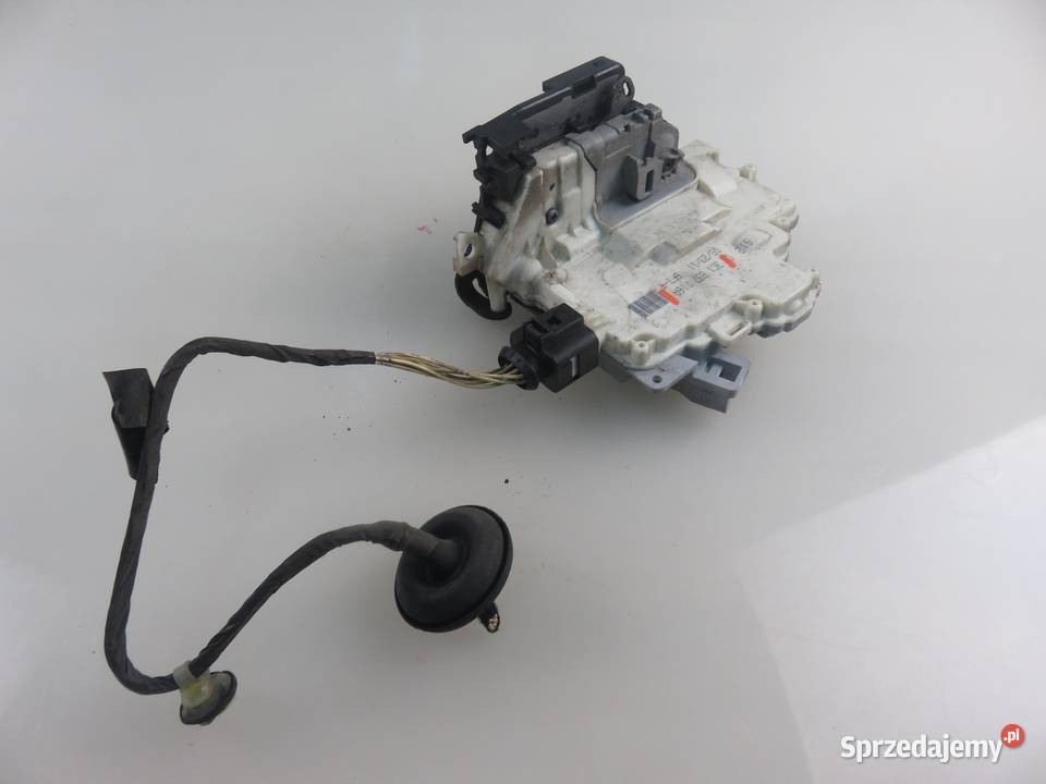 ZAMEK PRAWY PRZEDNI VW PASSAT B6 Variant 3C5 osobowe