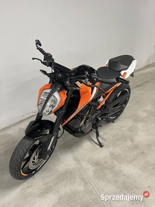 Ktm Duke 125 z 2018 roku Pomarańczowe owiewki Rok produkcji 2018 Płock