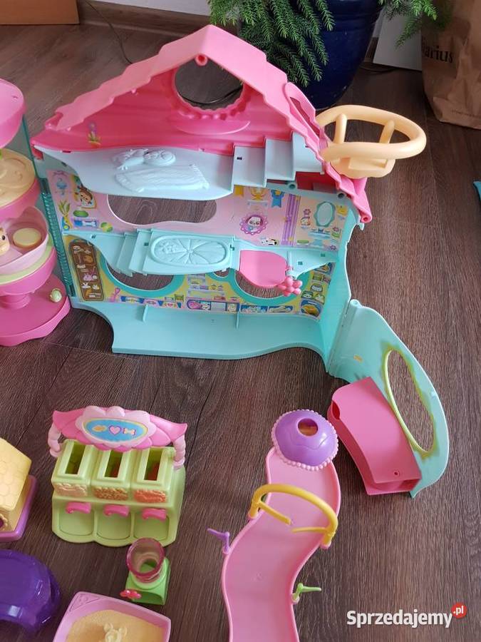 Littlest pet shop domek z karuzelą Plastik  świętokrzyskie Rożki sprzedam