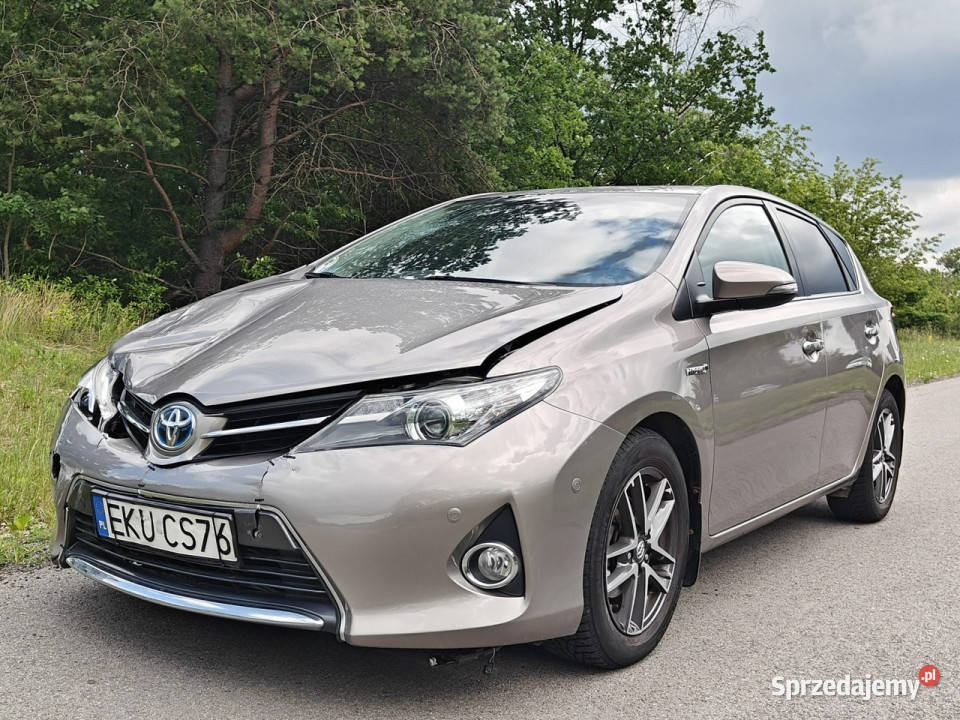 Toyota Auris II 2012 światła do jazdy dziennej Karczew