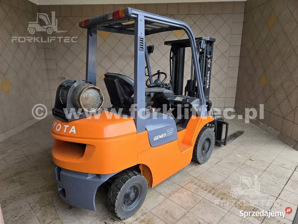 Wózek widłowy TOYOTA 7FGF25 triplex 2500 TOYOTA Lędziny