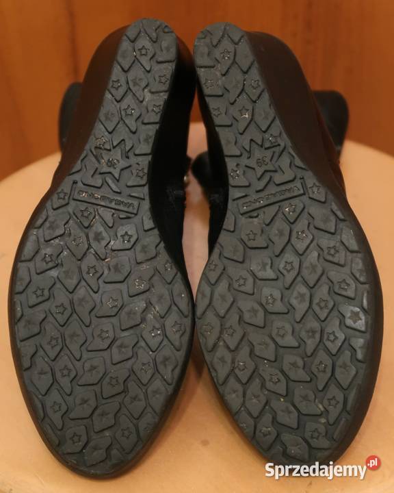 Do sprzedania mam damskie buty botki firmy skóra Siedlce