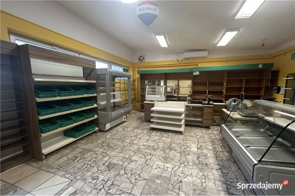 Lokal handlowousługowy wolnostojący z parkingiem 61.7m2